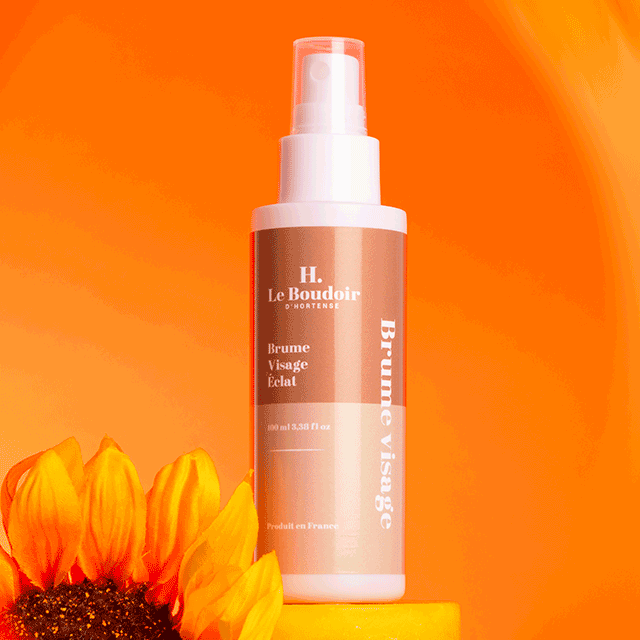 Le boudoir d'Hortense brume visage - Brume visage - Le Boudoir d'Hortense - brume visage - Découvrez en exclusivité la toute nouvelle Brume Visage Éclat du BOUDOIR D’HORTENSE : LE soin léger et rafraîchissant, idéal pour débuter votre journée. Son doux pa